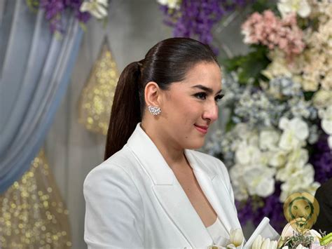 Ara Mina clarifies viral post on gadget use at PETA show .